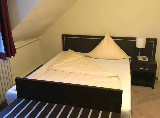 Vier Jahreszeiten Hotel 2*