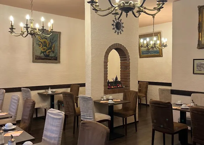 Vier Jahreszeiten Hotel 2*