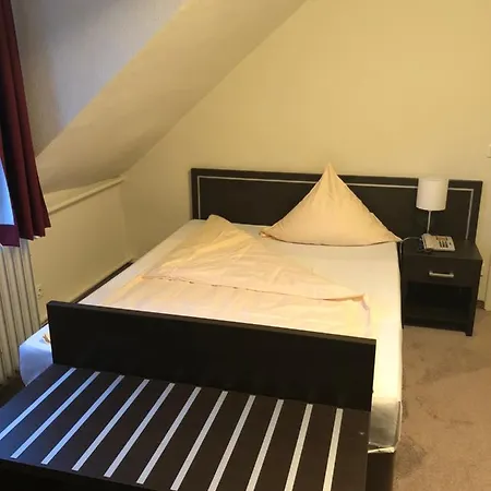 Vier Jahreszeiten Hotell 2*