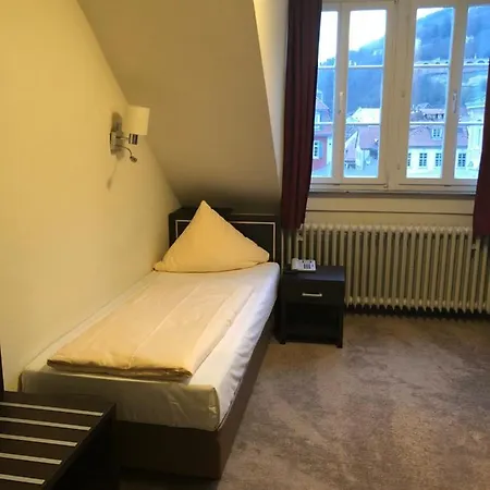 فندق فيير ياهريستسايتن 2*