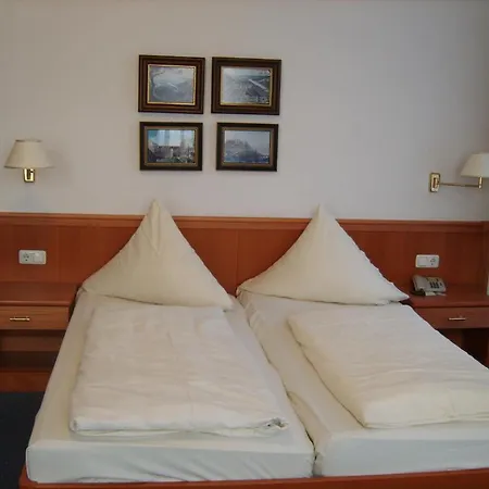 فيير ياهريستسايتن 2*