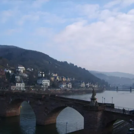 Vier Jahreszeiten Hotell 2*