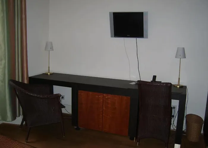 Vier Jahreszeiten Hotel 2*