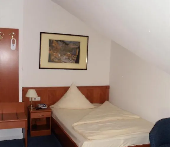 Hotell Vier Jahreszeiten 2*